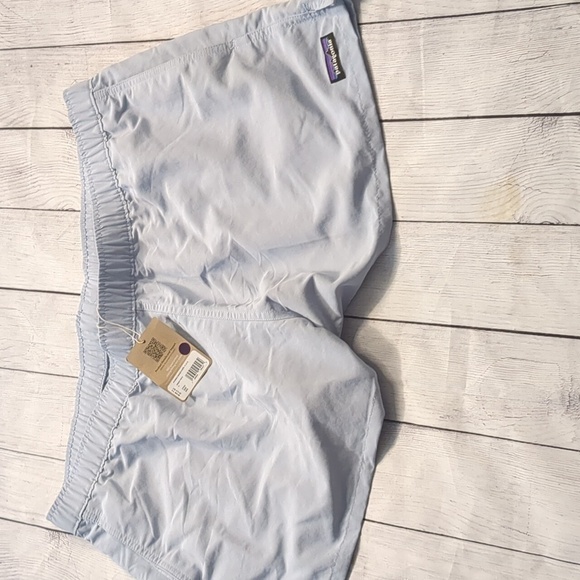 Patagonia barely baggies shorts size XL - Picture 1 of 8